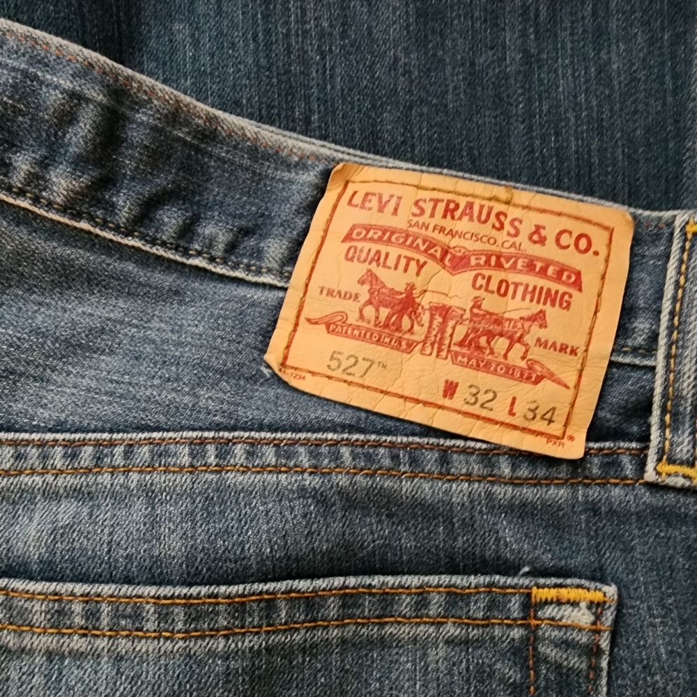 Mens Levi's 527 low boot cut 32×34